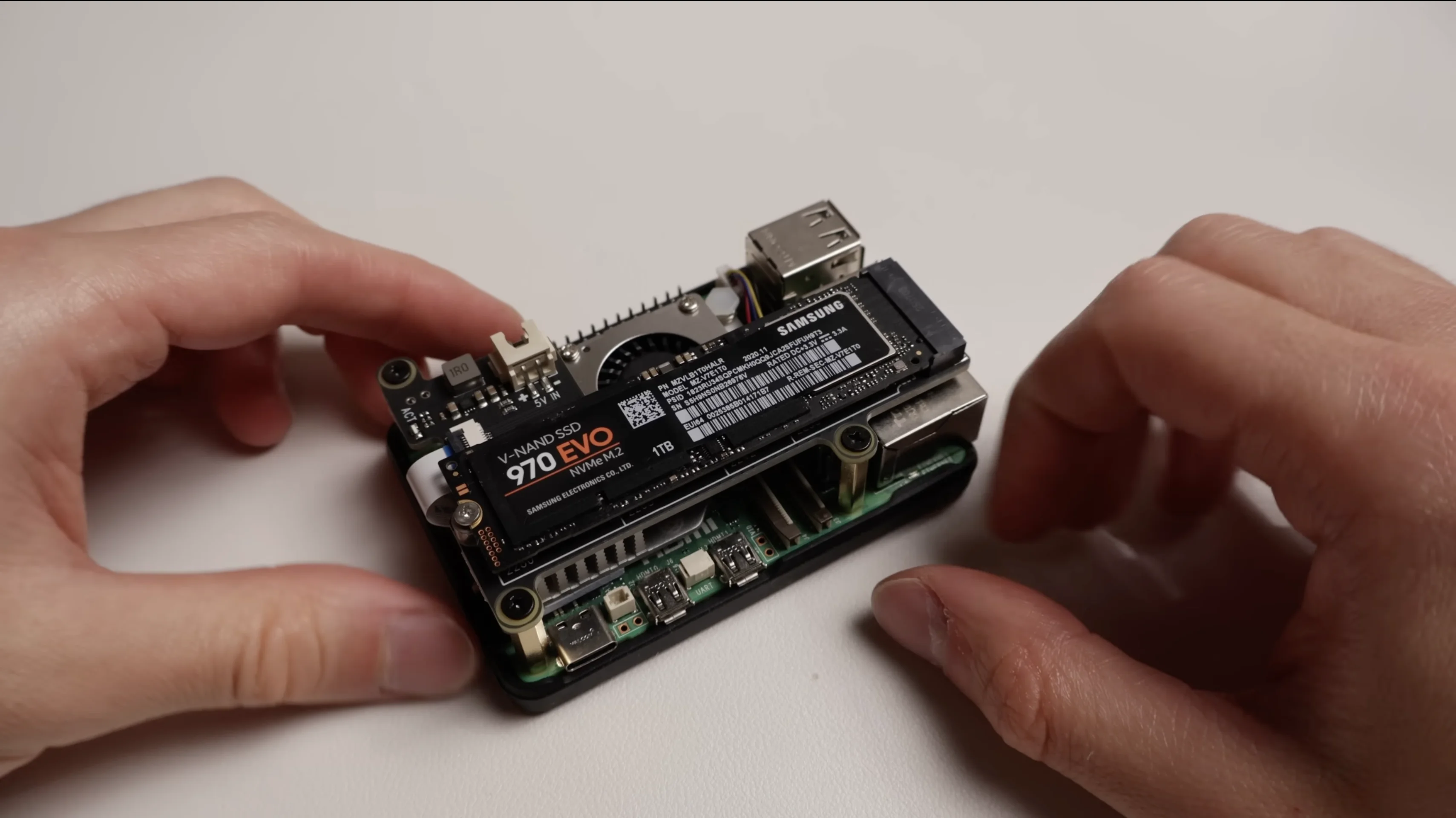Assembly process of Pi 5 with NVMe HAT
